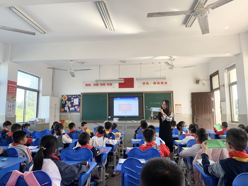新教师新力量记长桥中心小学新教师亮相课活动